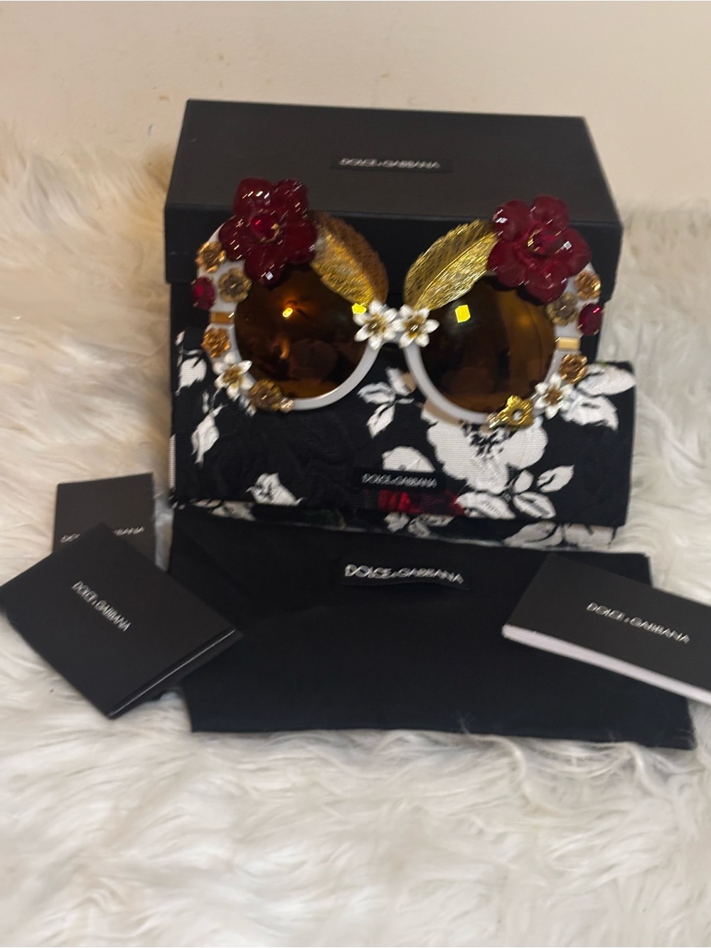 Dolce&Gabbana Limited Edition runway oversized red Floral Embellished Sunglasses - Picture 14 of 17